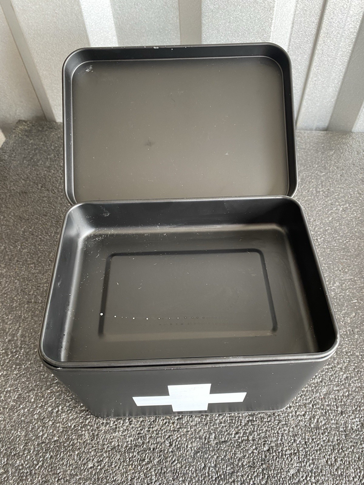 Metal First Aid Empty Box, Medicine Storage Organizer with Removable Tray Handle