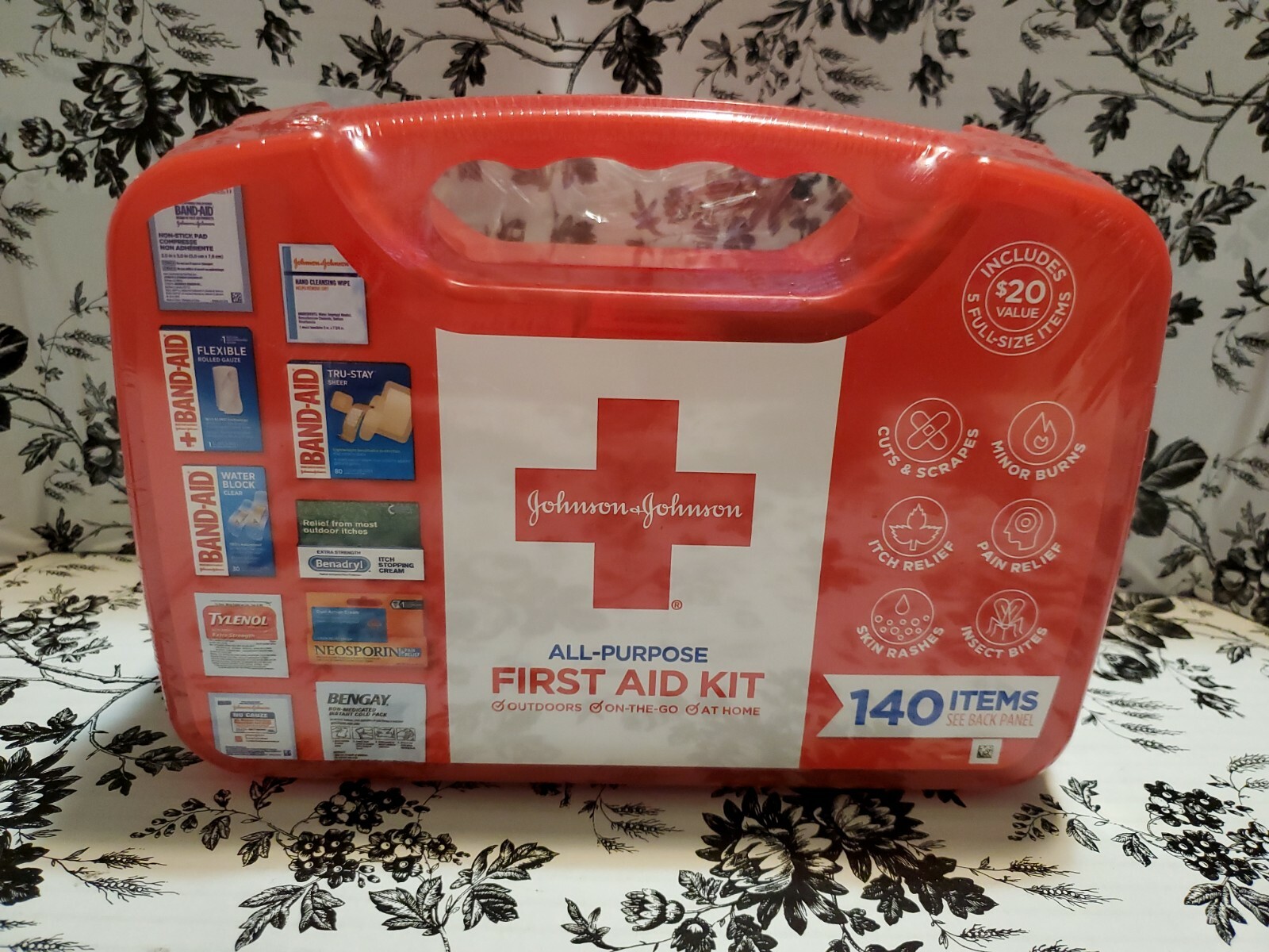 Johnson & Johnson All-purpose First Aid Kit 140 Items Outdoors-On The Go-Home