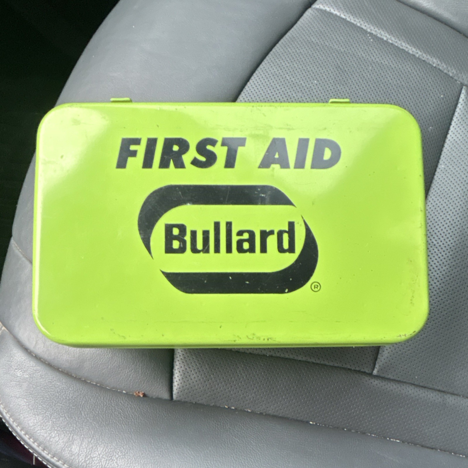 Vgt Bullard First Aid Set Green Metal Case Portable Bandages & Medical Supplies