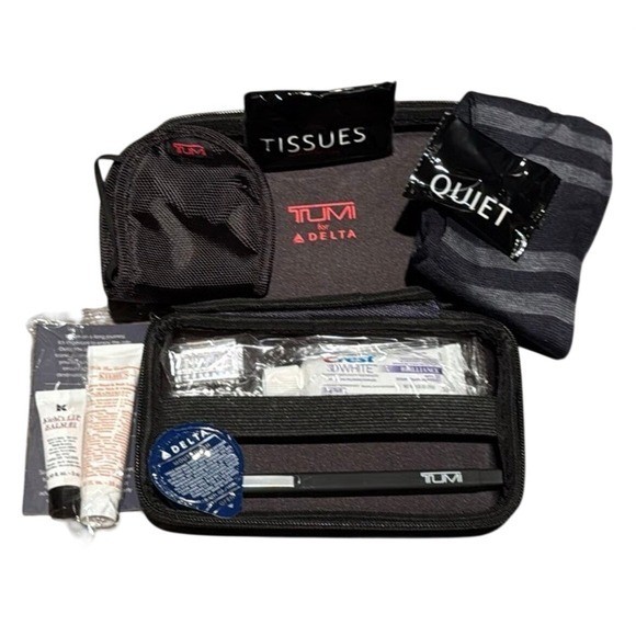 NEW TUMI Delta Navy Blue Hard Shell Travel Amenity Kit with Kiehl's Toiletries