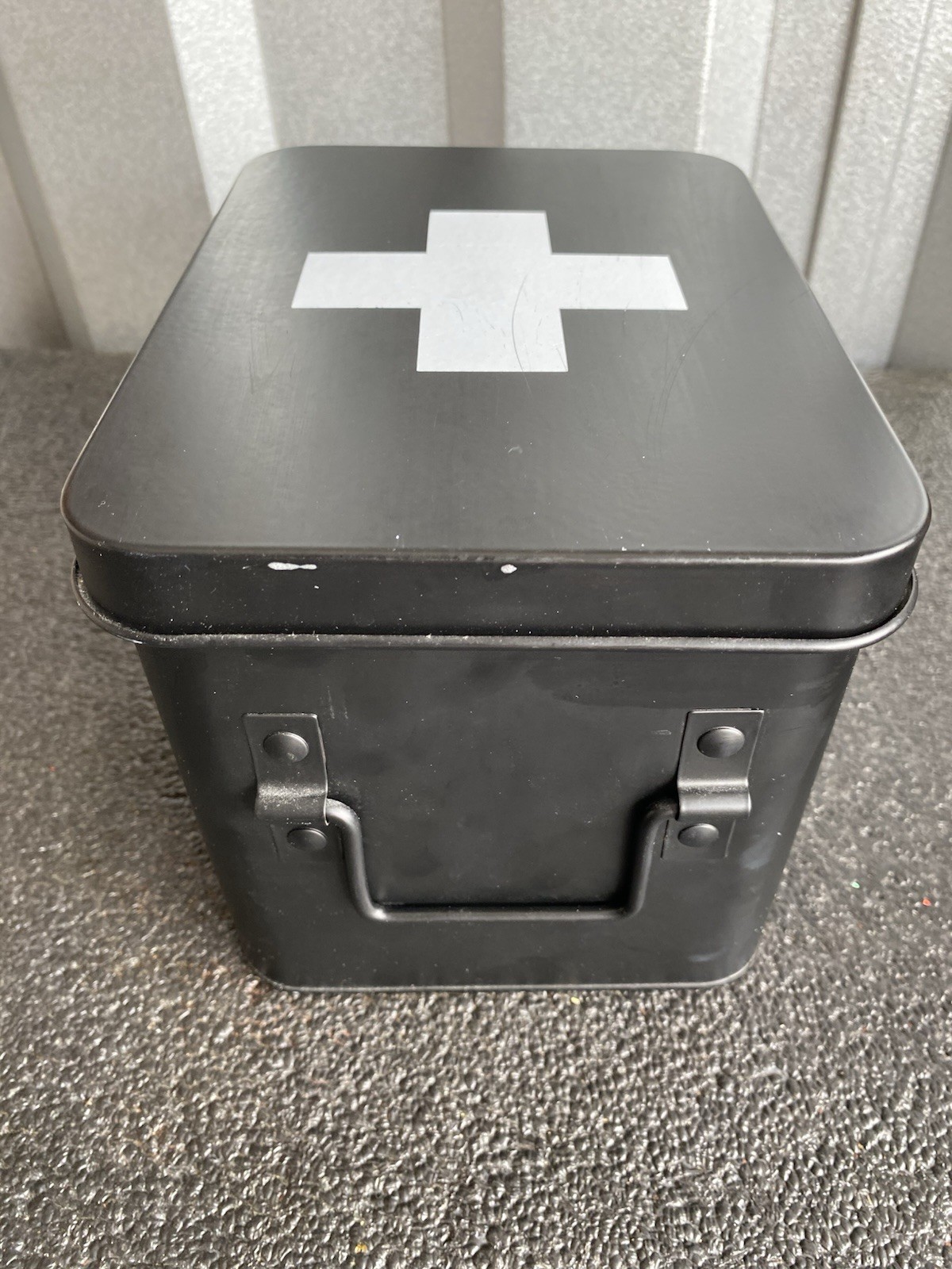 Metal First Aid Empty Box, Medicine Storage Organizer with Removable Tray Handle