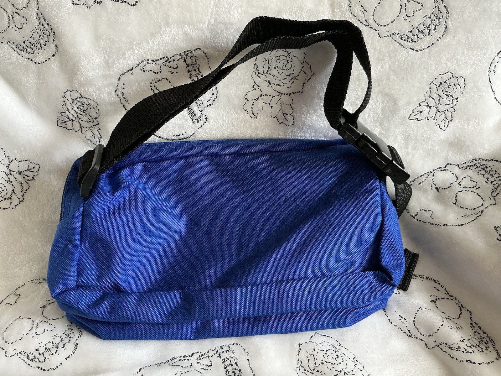 FIELDTEX Fanny Pack: ~10 1/2 in L x ~10 1/2 in W x ~5 1/2 in D, Cordura, Blue
