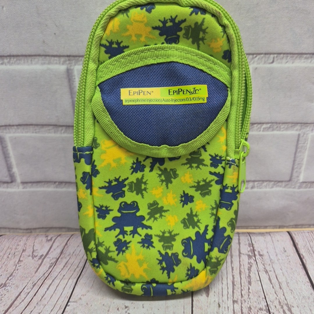 Epi Pen Jr Carrying Case Green Zippered~All Over Frog Graphics~Holds Two EpiPens