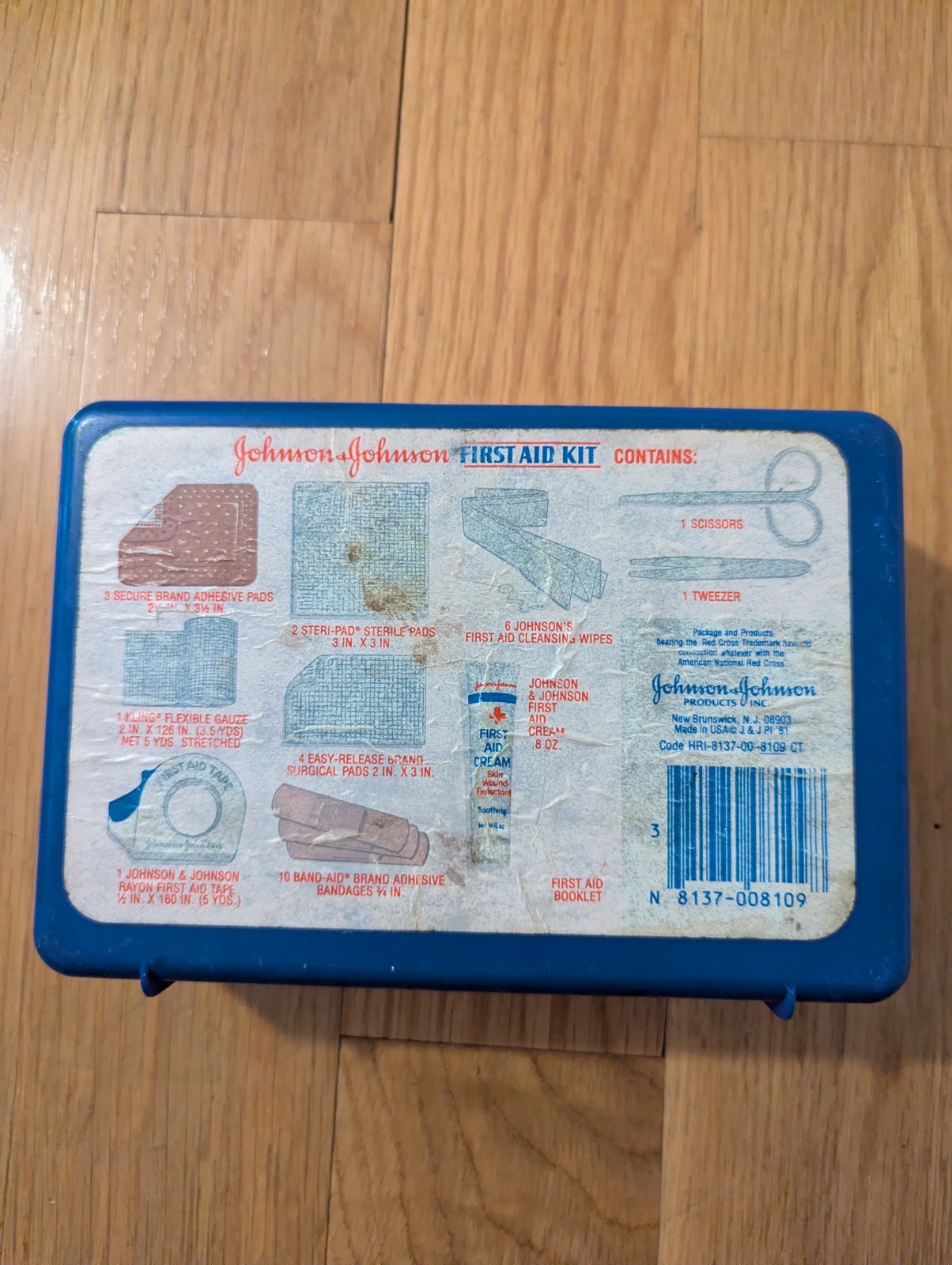 Johnson & Johnson First Aid Set Plastic Case w/ Guide, Bandages, Gauze & Tape