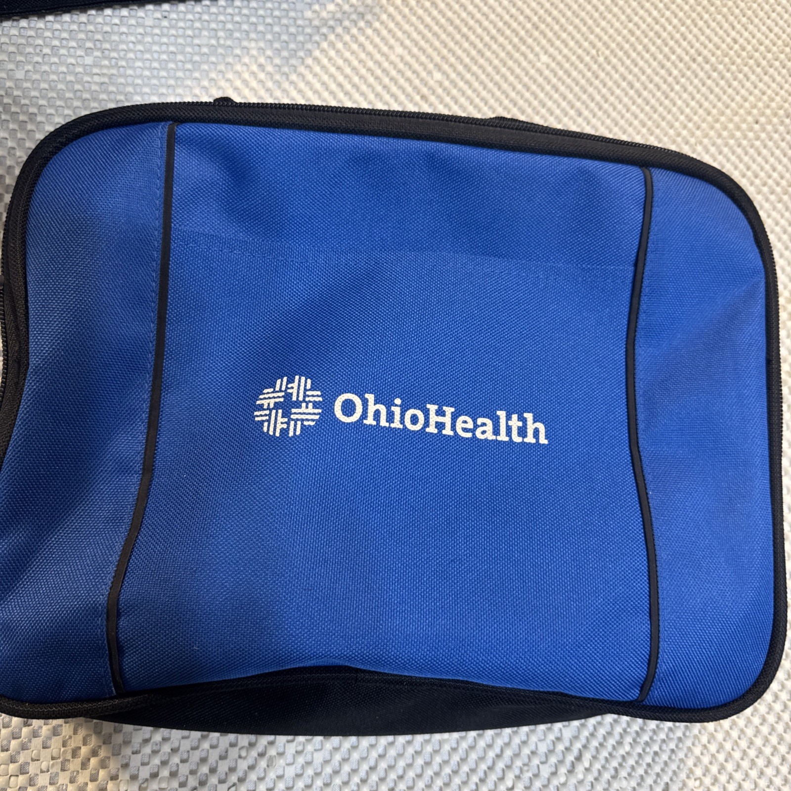OhioHealth Blue Insulated Medical Transport Bag Cooler Tote Zippered Pocket