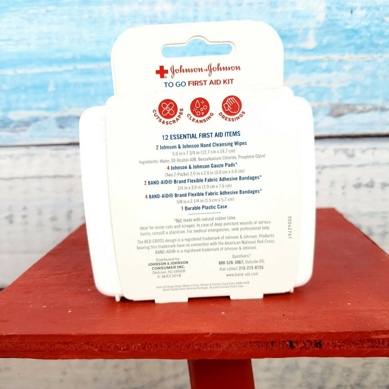 Johnson & Johnson To Go First Aid Kit 12 Items For Cuts & Scratches USA Seller