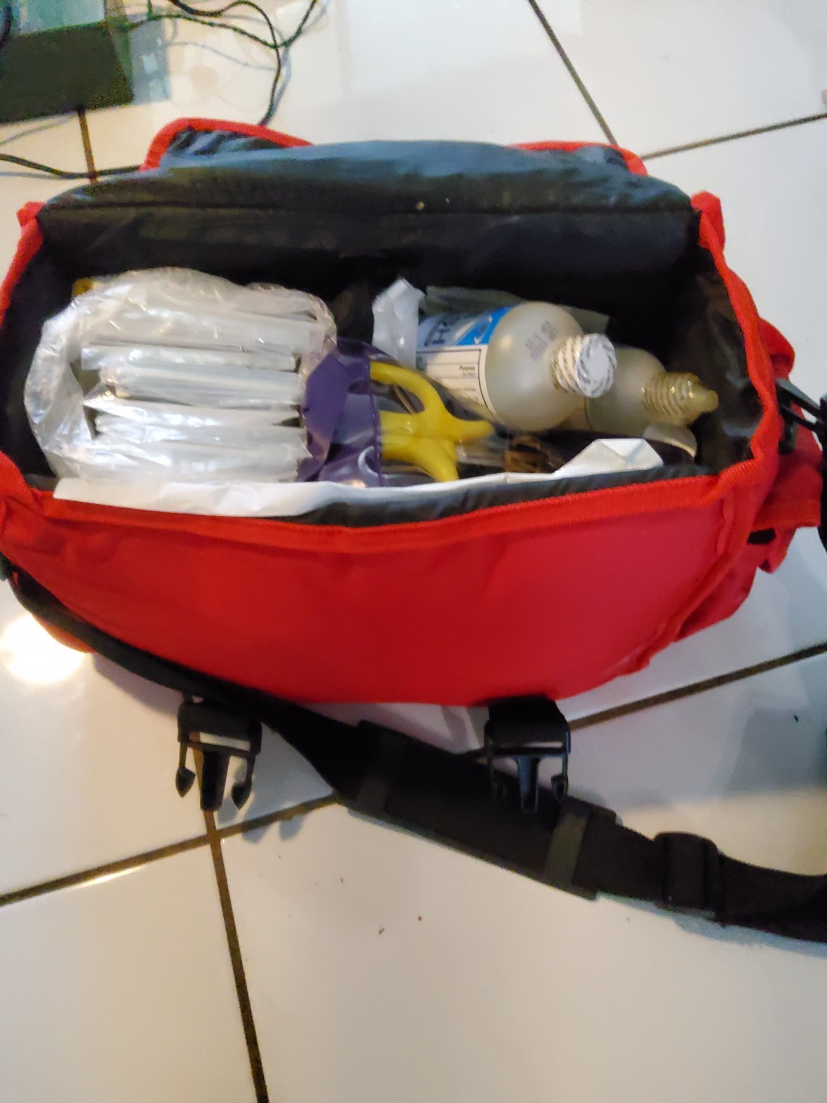 First Aid Only First Responder Bag – Red Nylon Portable Mount