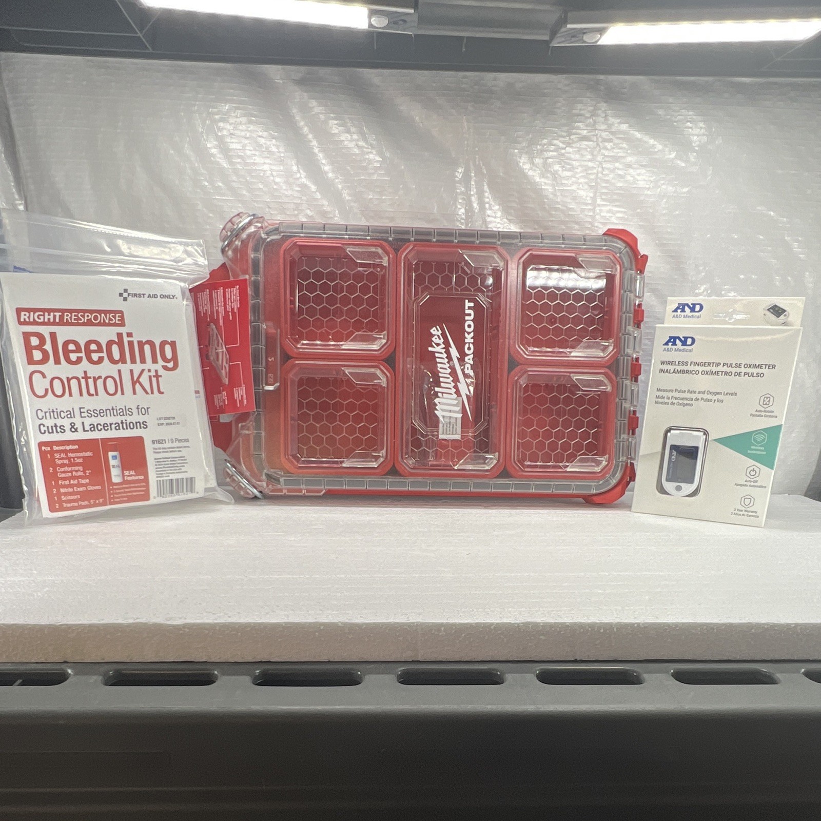 First Aid Only Right Response Bleeding Control Kit 91621 9pc Red EXP 2028-07-30
