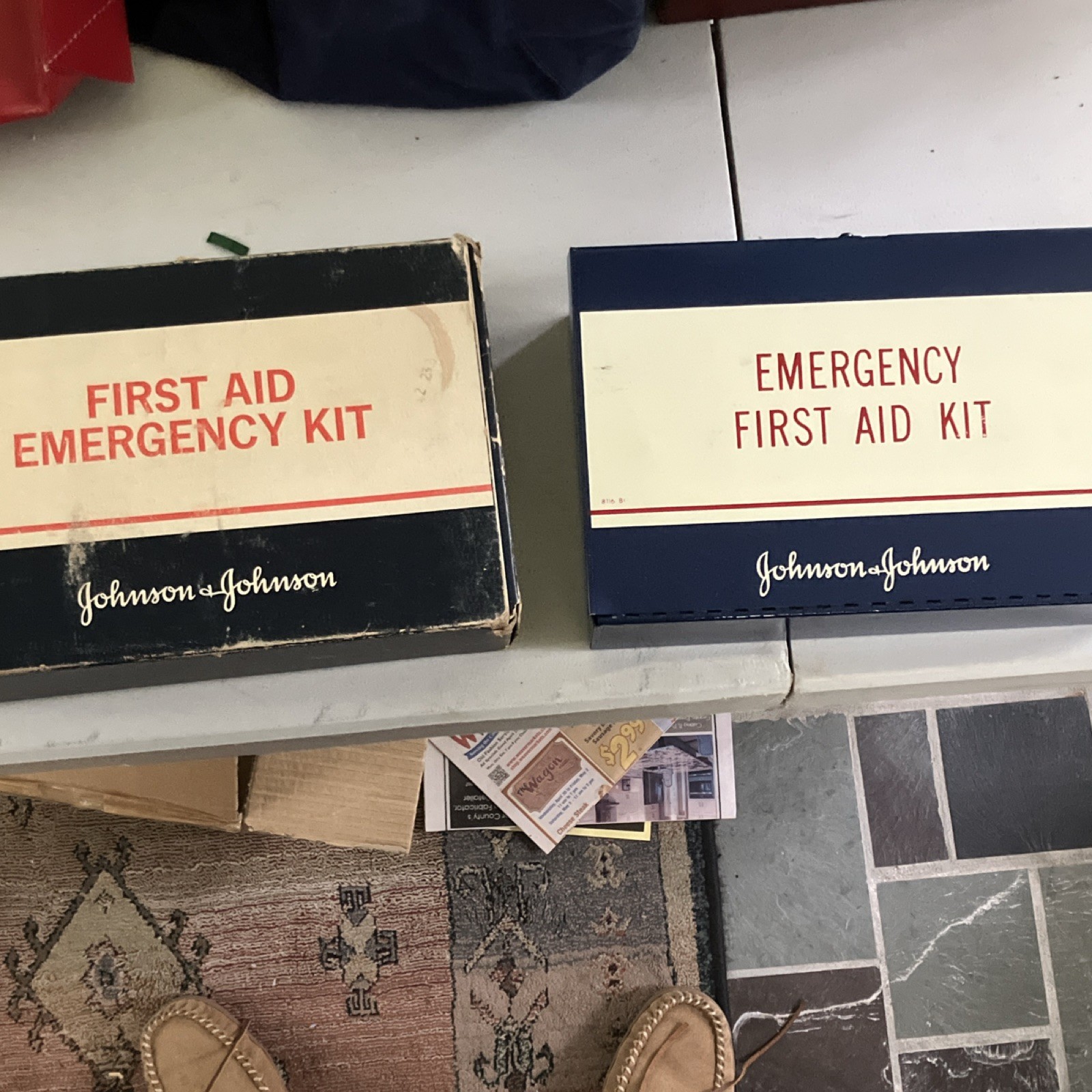 Johnson & Johnson First Aid Kit w/ Gauze, Scissors MPN 8116 1966 vintage