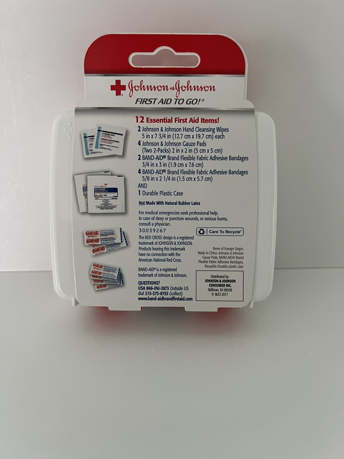 Johnson and Johnson First Aid to Go Plastic Travel Mini Case 12 Items NEW