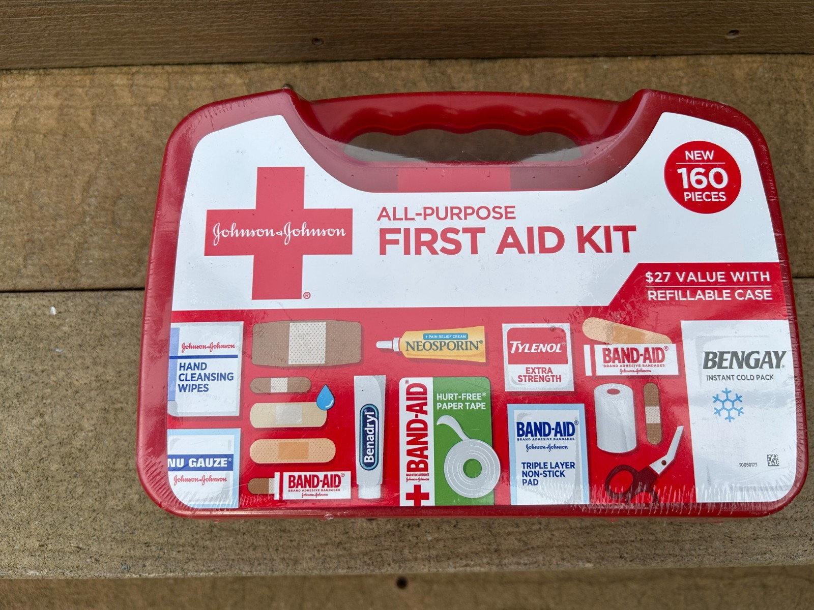 Johnson & Johnson Compact First Aid Kit 160 pieces expires 11-30-2025 NEW!