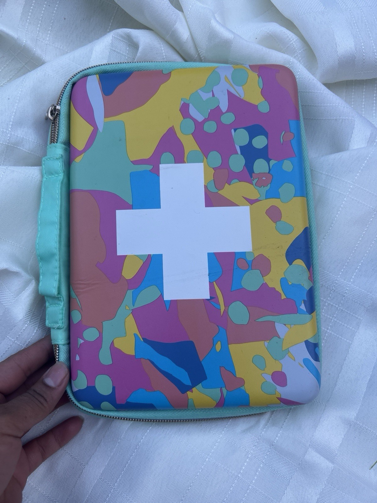 Johnson & Johnson First Aid Set Zippered Case w/ Compartments, Multicolor