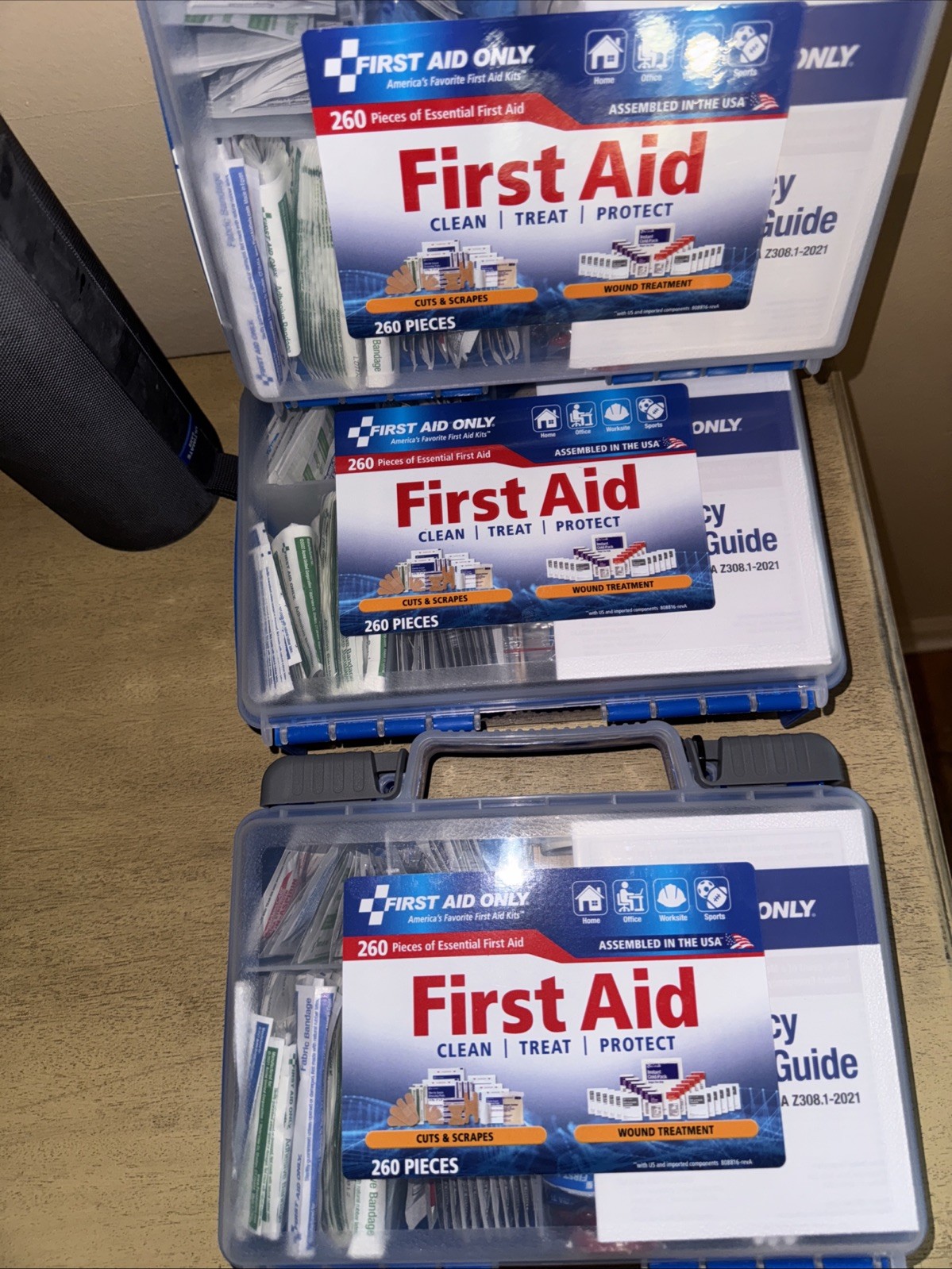 First Aid Only 91248 OSHA-Compliant 260 Count (Pack of 1), Multicolored