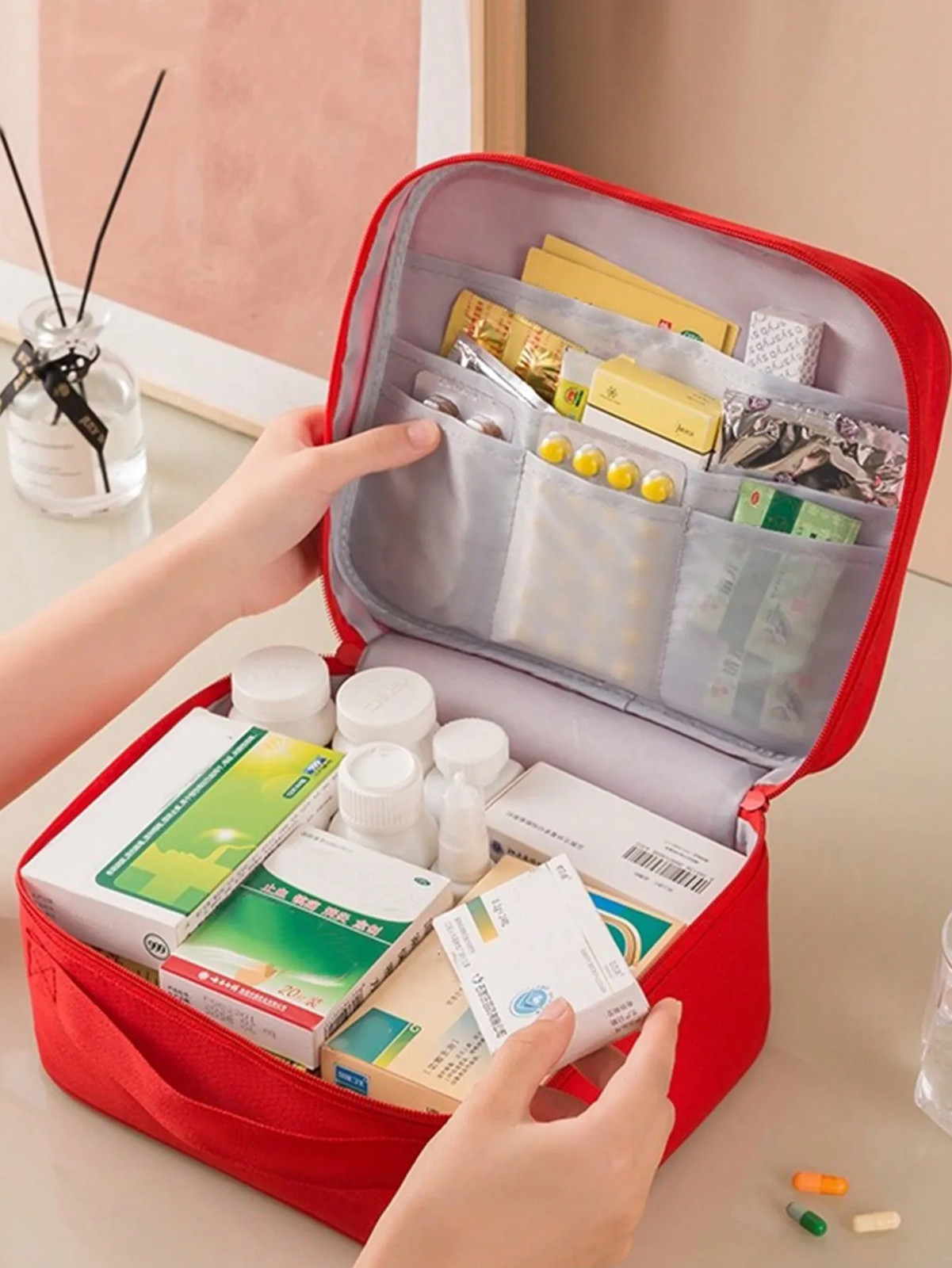 Portable Medical First Aid Kit Bag Large Capacity Home Travel Storage Bag 1pc