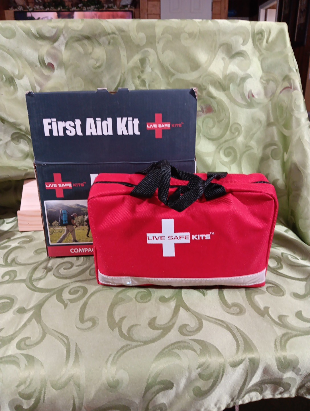 First Aid Kit💥110 Pieces💥Professional, Travel, Work, School, Home, Car🔥NEW🔥