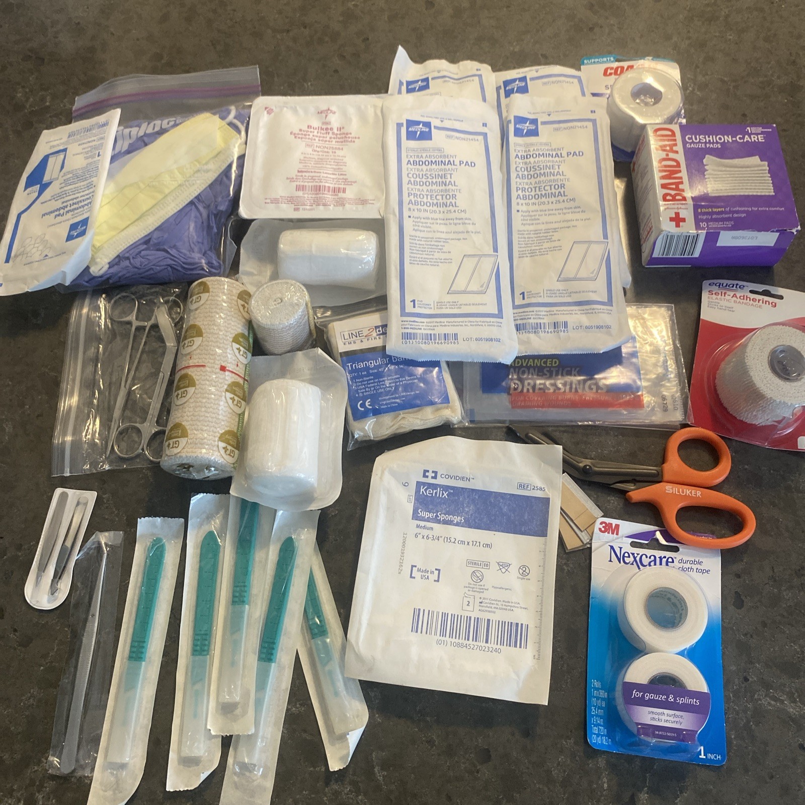 First Aid Kit Supplies Gauzes Pads Tape Tweezers Scalpels Scissors A7
