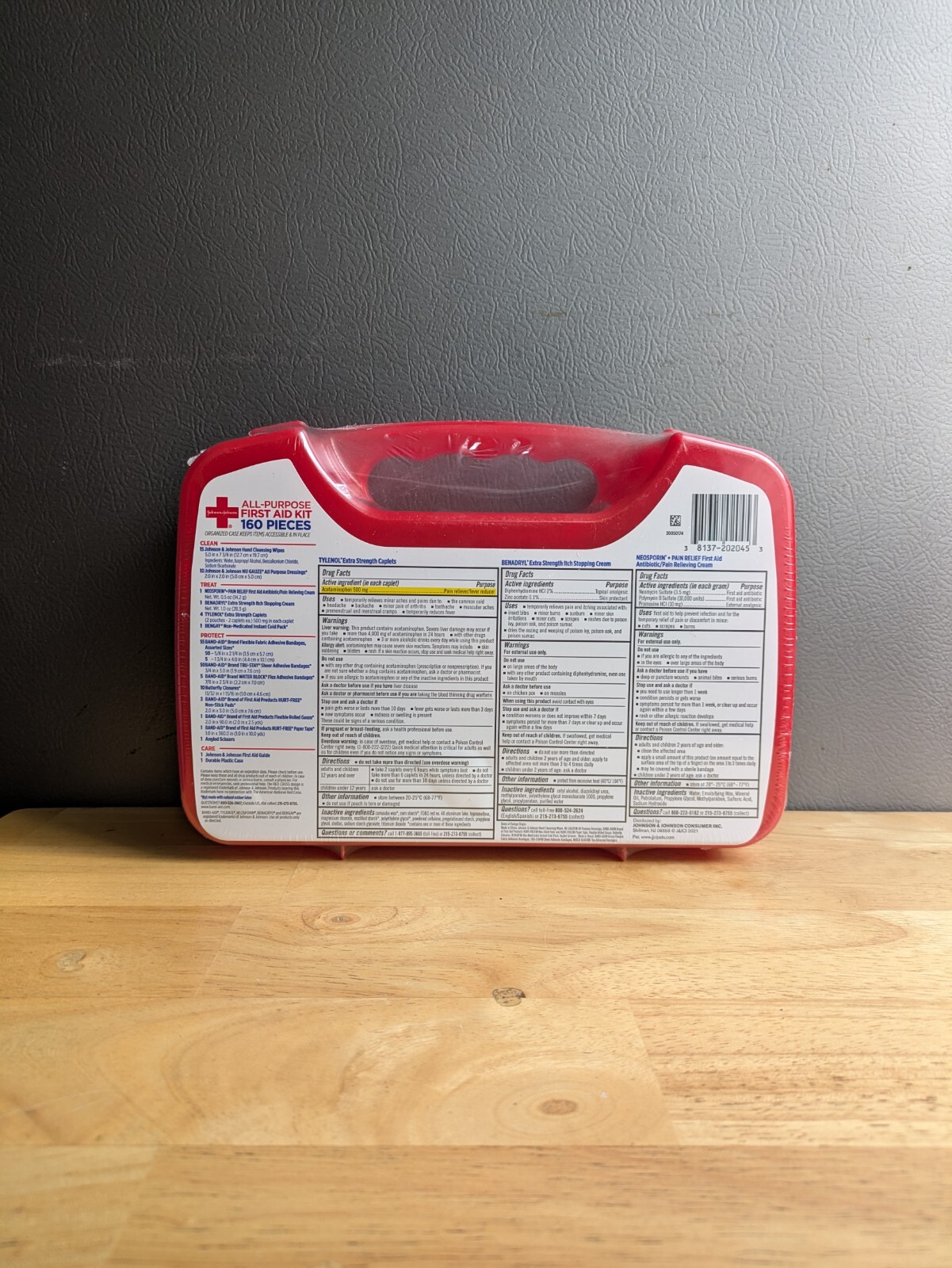 Johnson &Johnson All-Purpose Portable First Aid Kit, 160 Pieces 381372020453VL