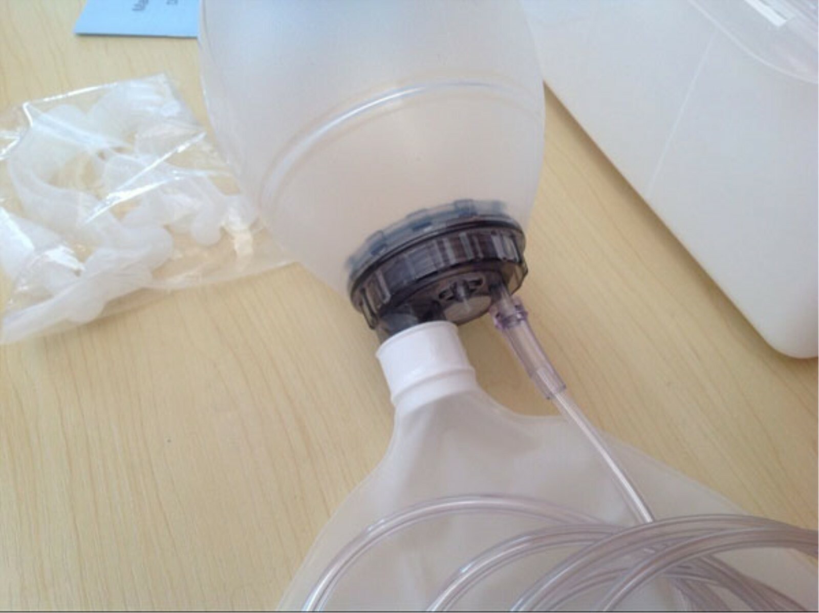 CE Silicon Adult CPR Mask Air Bag Breathing Ball Resuscitator Rescue Mask +Case