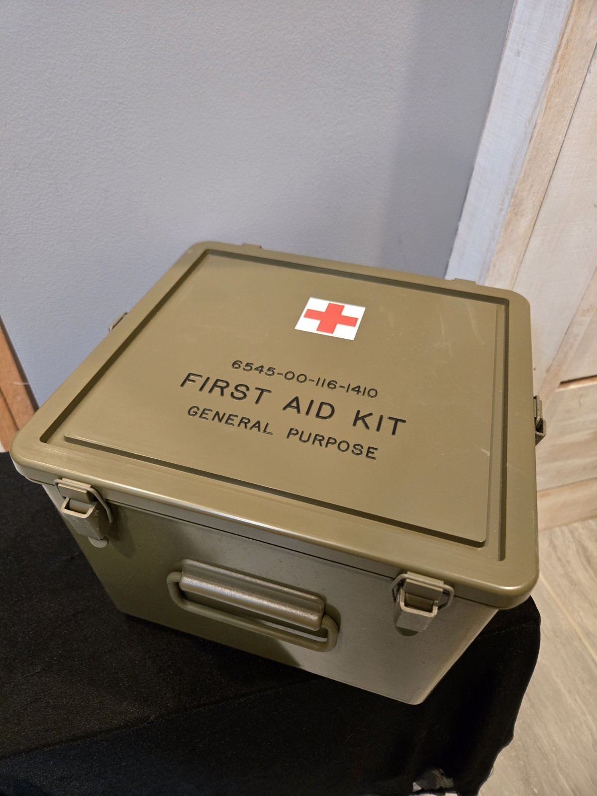 U.S. G.I. GENERAL PURPOSE STORAGE/MEDICAL BOX, RIGID-NEW. WATERPROOF.