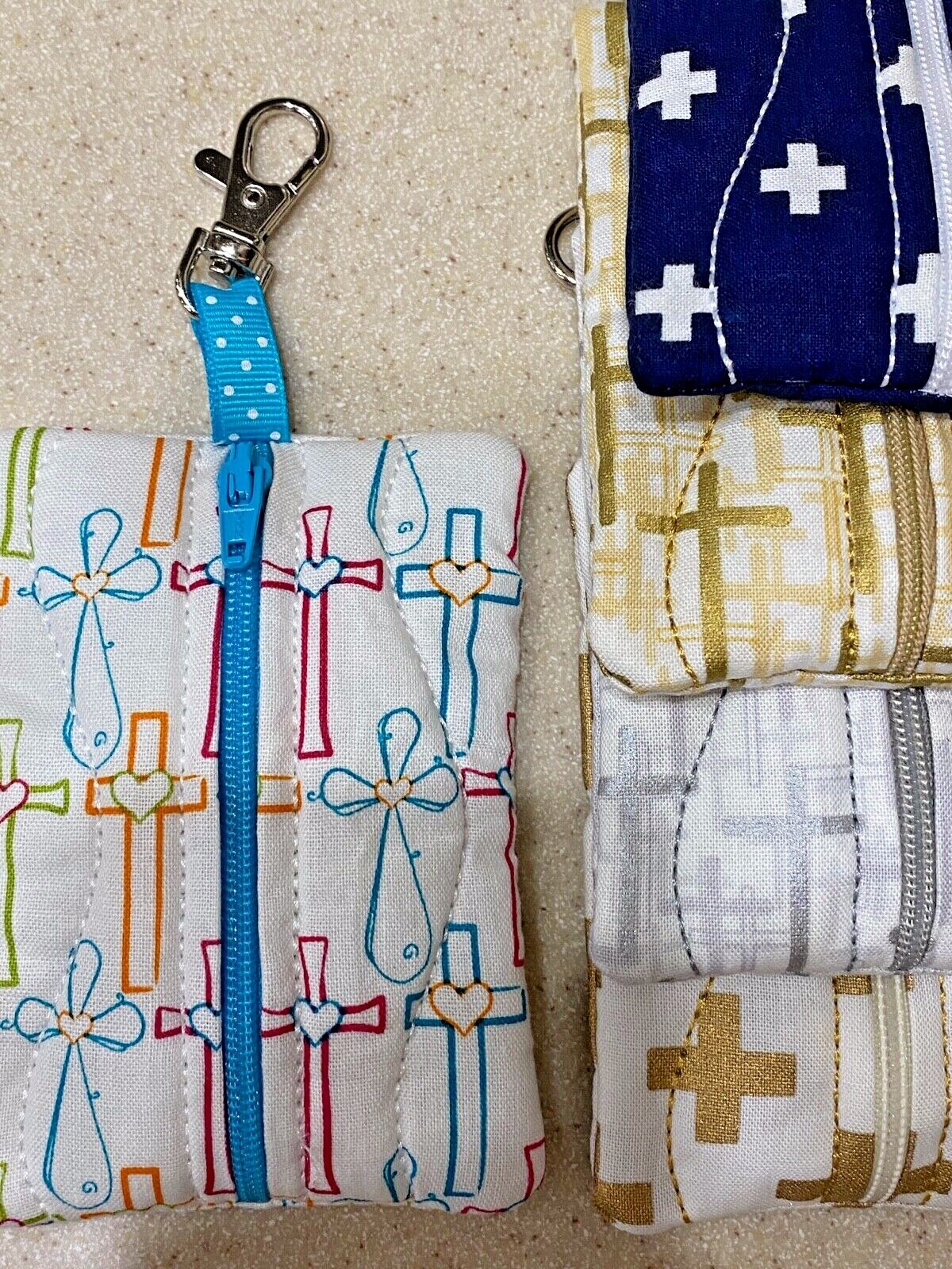 Clip on Pouch Case Holder Auvi-Q Inhaler Gift Card Money ID Jewelry Hook Cross