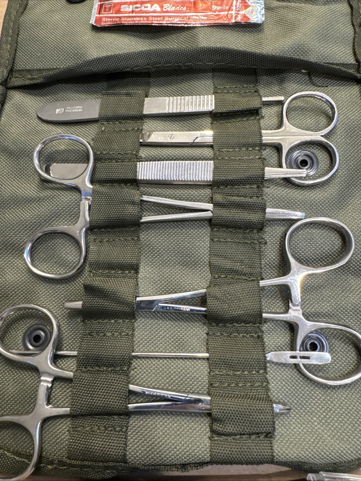 Elite First Aid Minor Field Surgical Kit 9 Instruments Light Blades In Case. G2