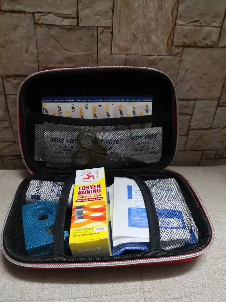 First Aid Kit Water Resistant Pouch Survival Home Car Medical Travel (EVA Case)