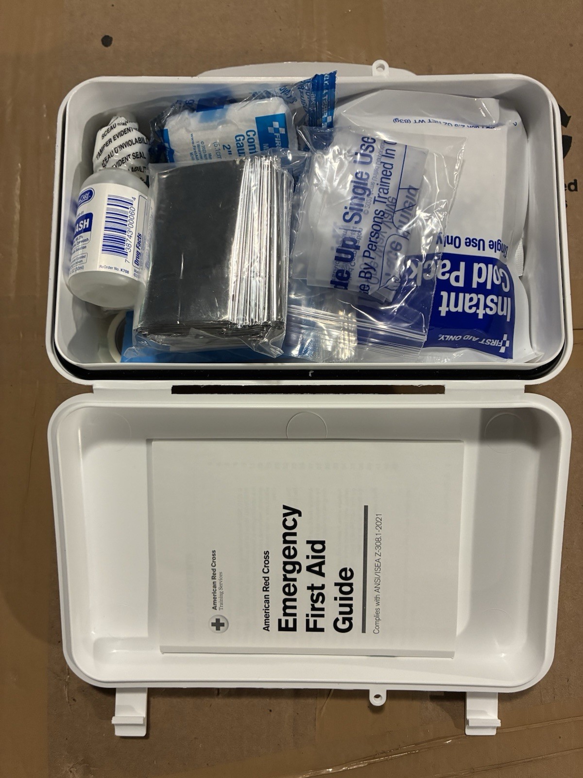 First Aid Only 91322 ANSI/ISEA Z308.1-2021 First Aid Set w/ Eyewash