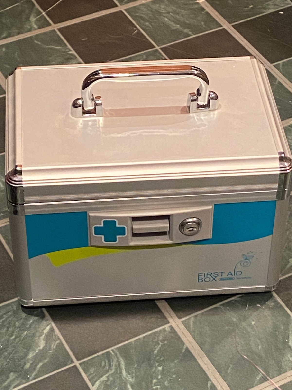 Glosen Medical First Aid Lock Box w/2 Keys 7" X 10" *Unused/No Package* j1
