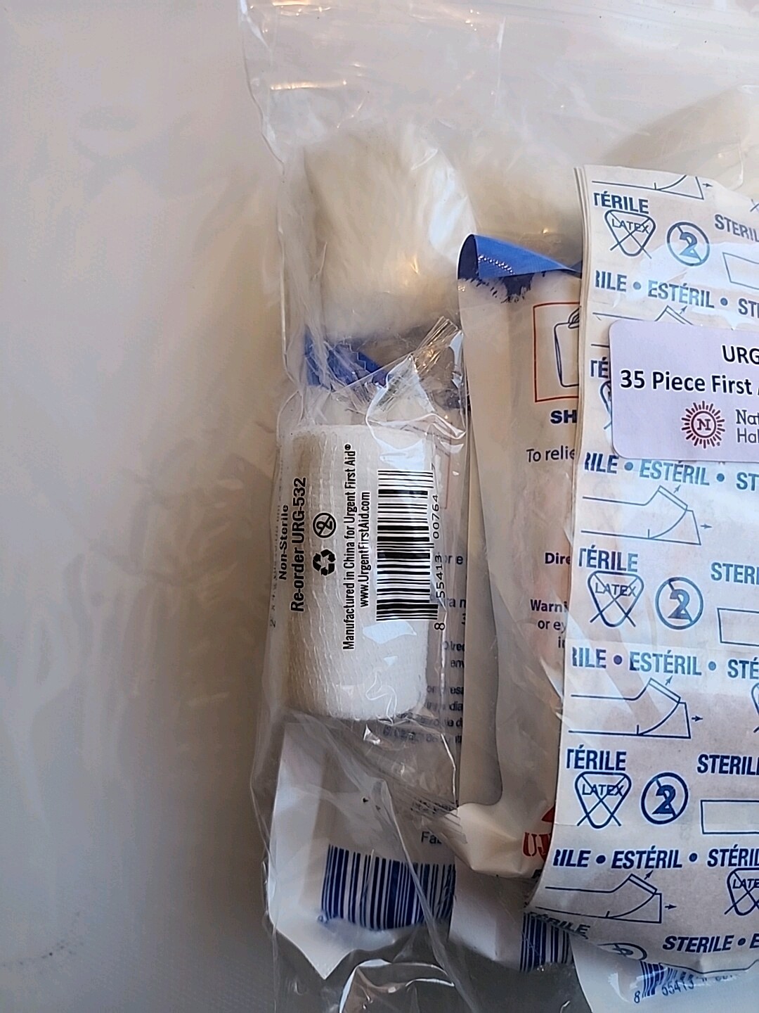 URG -3698 / 35 Piece FIrst Aid Kit in zip bag